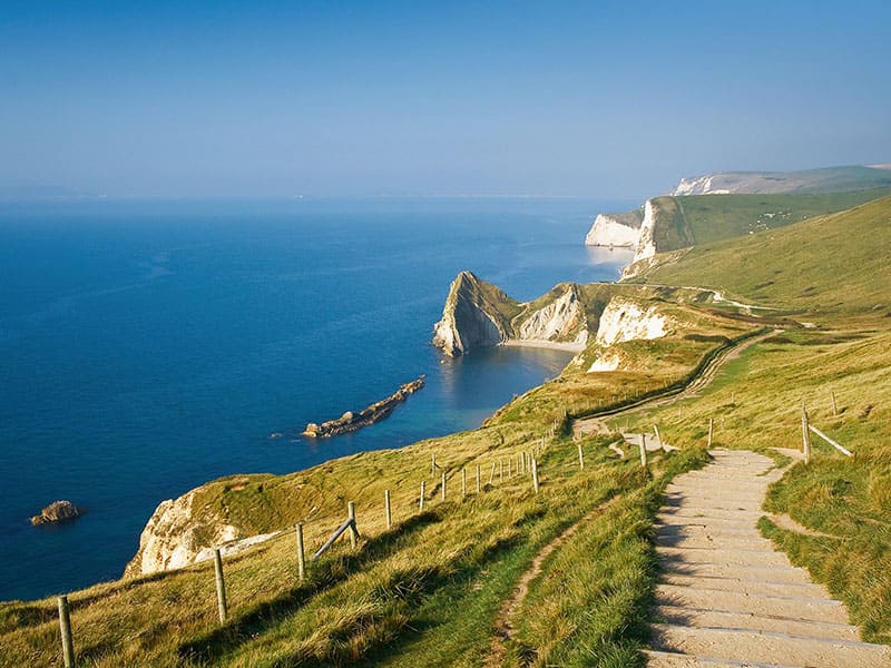 Küstenweg entlang der Klippen von Südengland